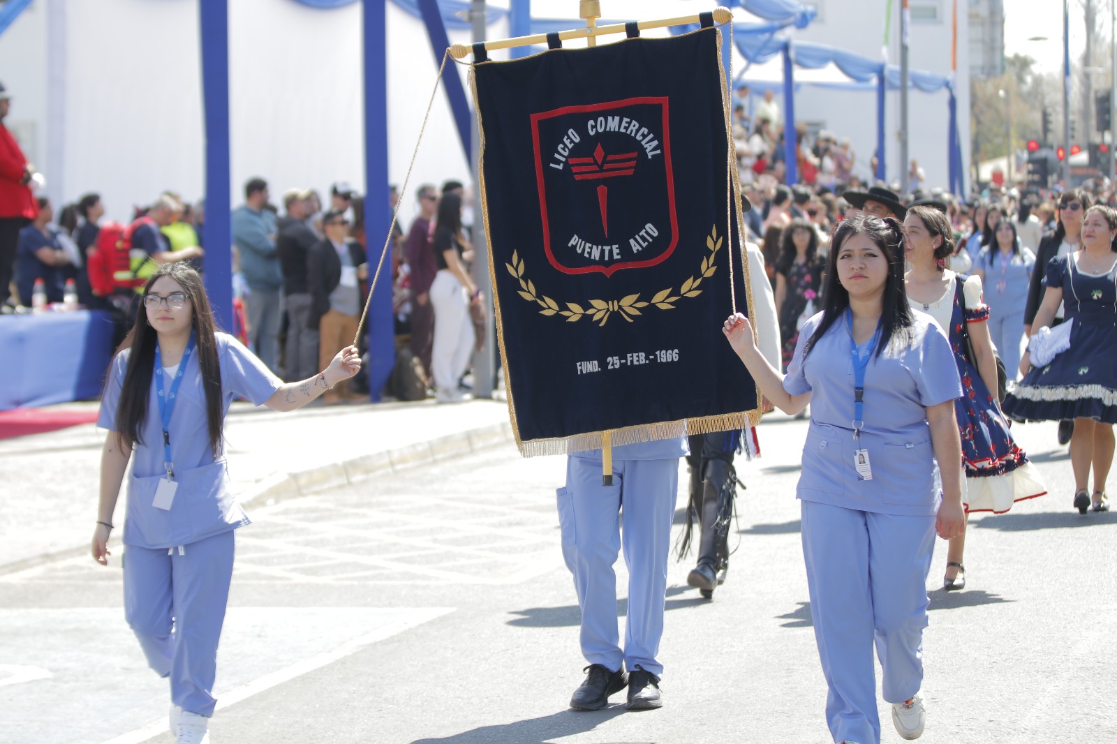 DESFILE FIESTAS PATRIAS PUENTE ALTO - LICEO COMERCIAL